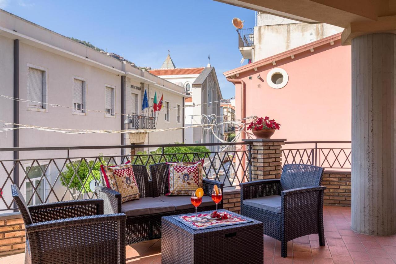 Loft Angolo Sul Mare Letojanni Exteriör bild